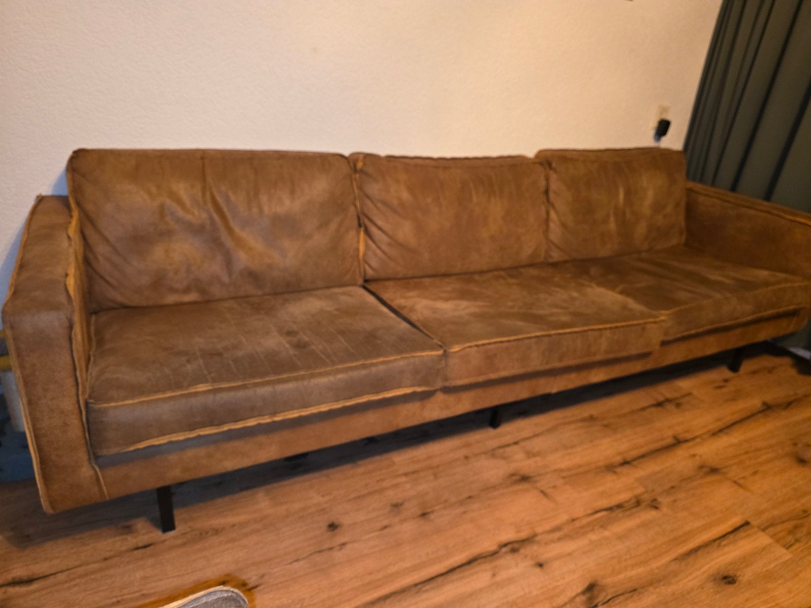 Gratis bruine bank, Huis en Inrichting, Ophalen, 250 tot 300 cm, Gebruikt, Driepersoons