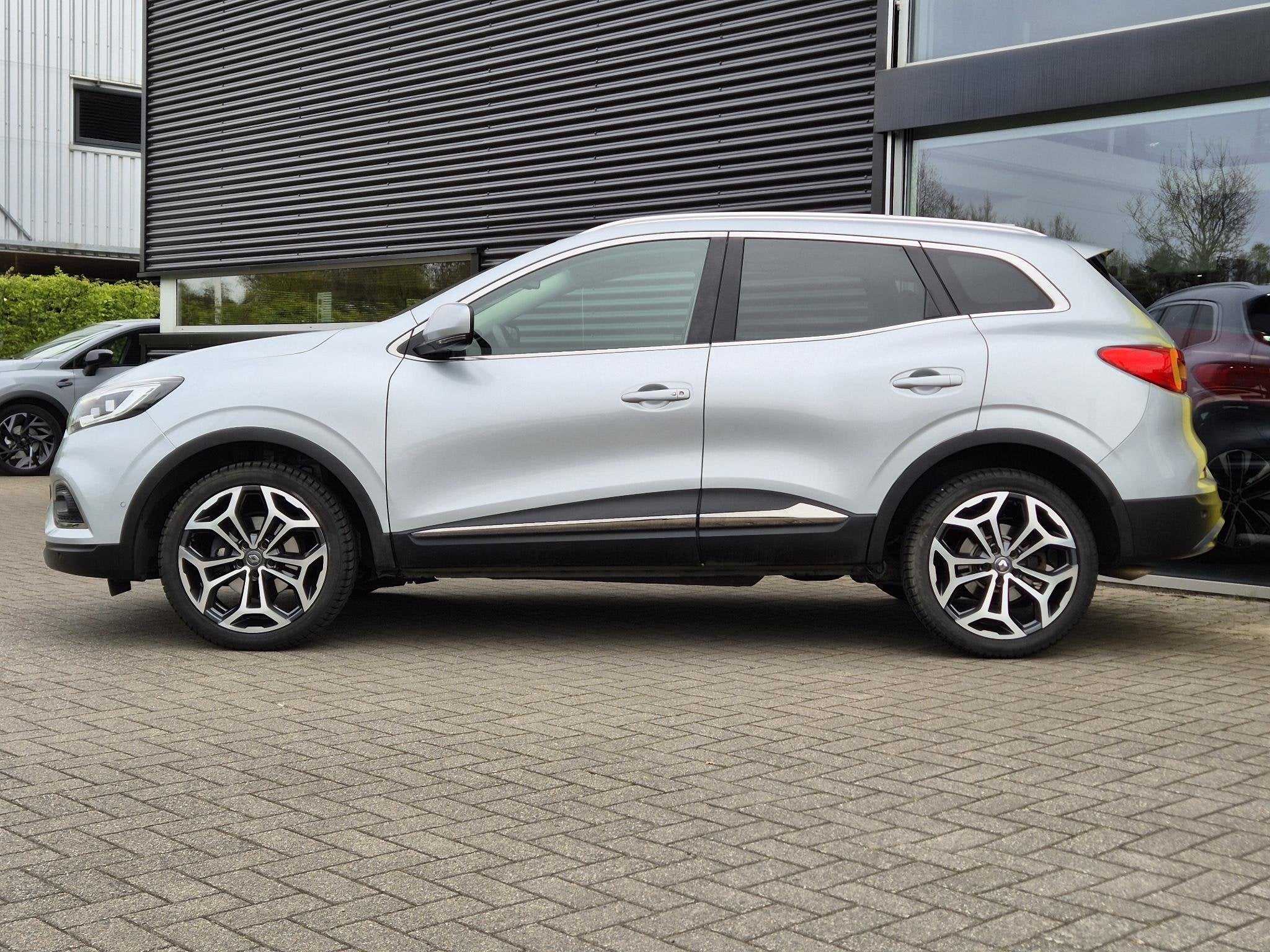 Renault Kadjar 1.3 TCe 140 EDC AUTOMAAT Techno All Season ba, Auto's, Kadjar, Gebruikt, 4 cilinders, Leder en Stof
