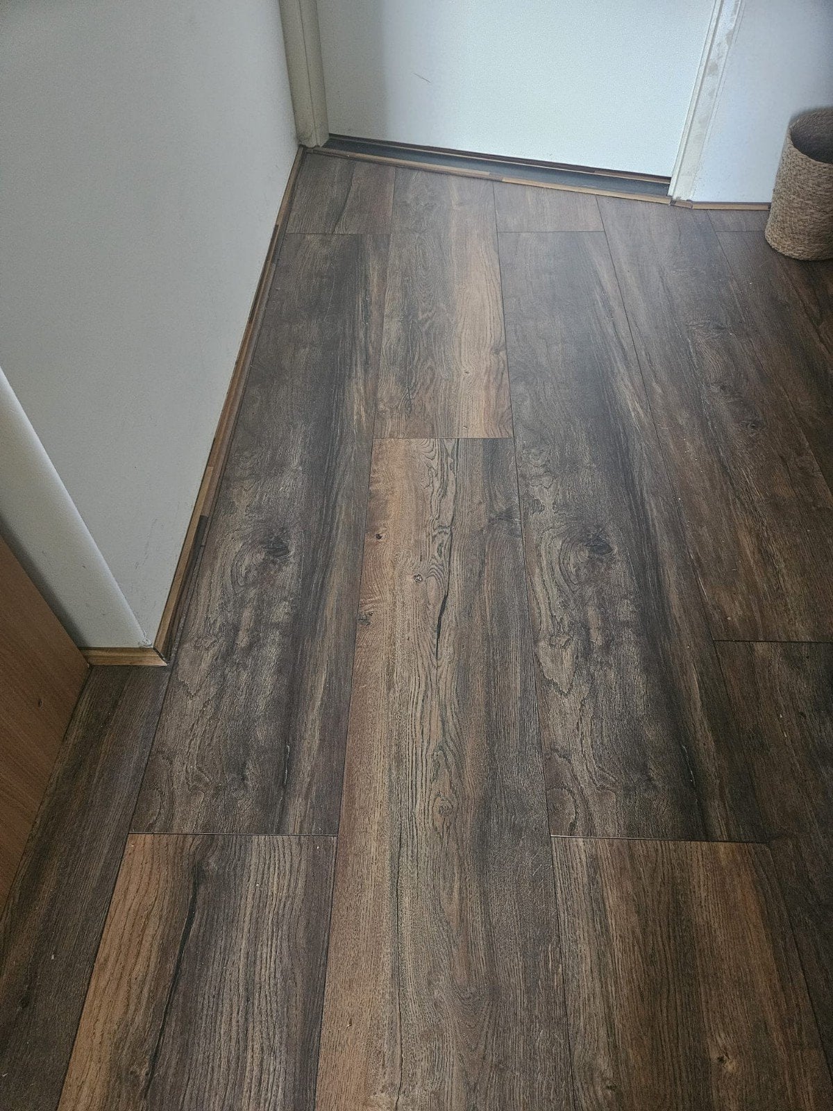 Laminaat 37.5 m2, ondervloer en plinten, kantoorkwaliteit, Ophalen, 50 tot 150 cm, Nieuw, 10 m² of meer