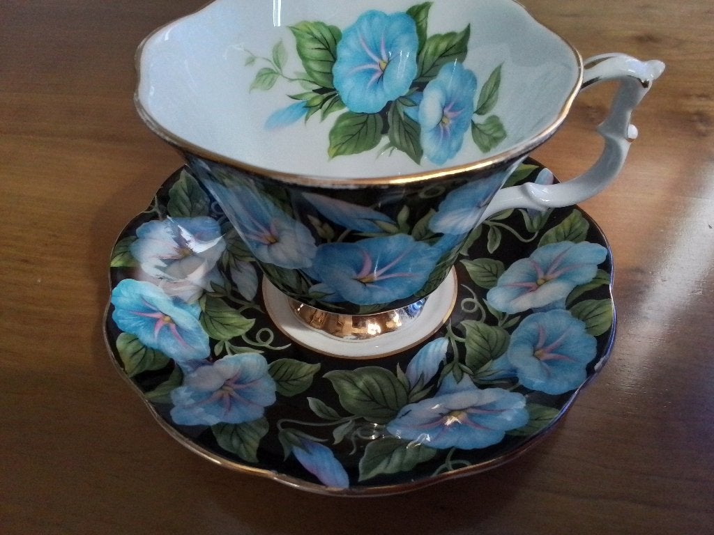 Royal Albert Flora-serie 'Morning Glory' theekop en schotel, Ophalen of Verzenden