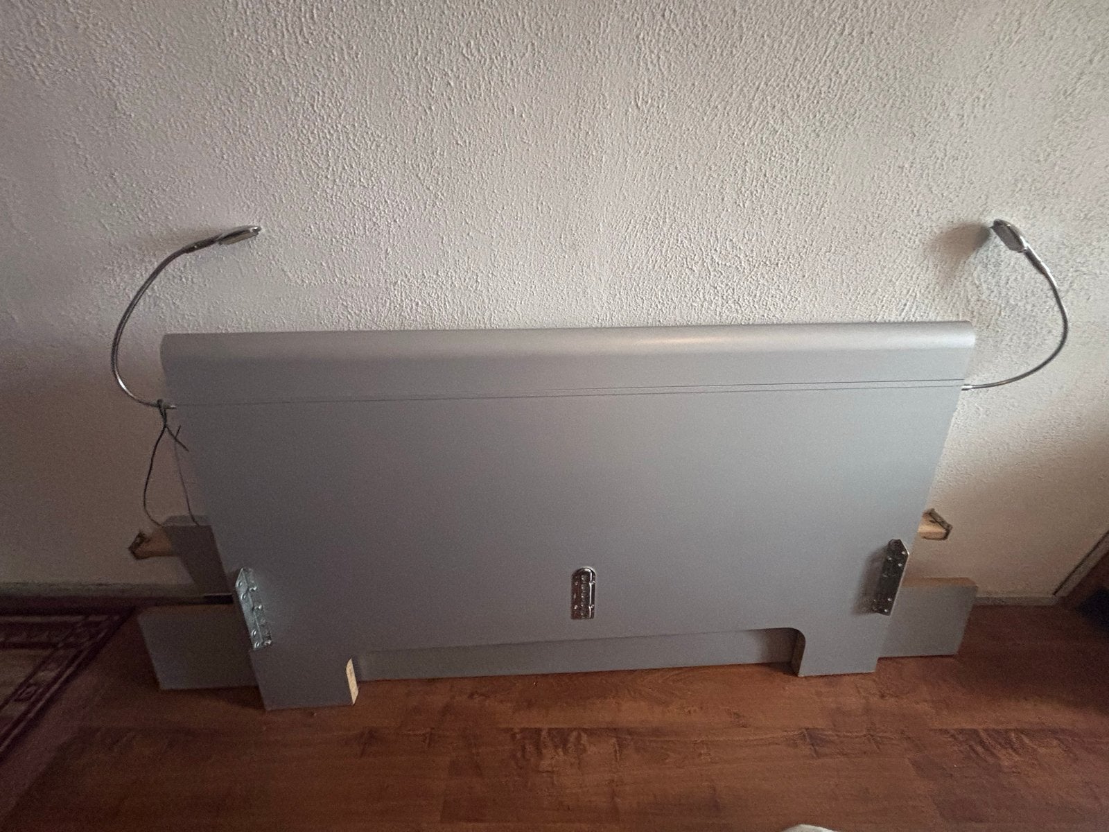 Tweepersoons bed met leeslampjes, grijs, Huis en Inrichting, Ophalen, Overige materialen, Gebruikt, Tweepersoons