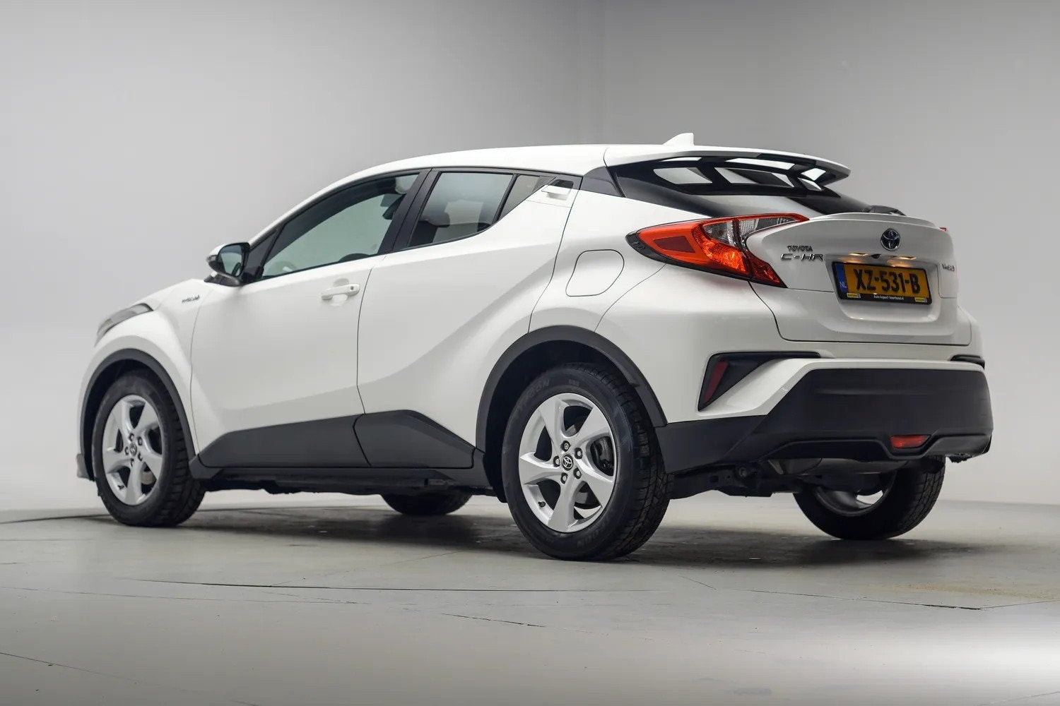Toyota C-HR 1.8 Hybrid Dynamic [ Camera Navi Climate], Automatische klimaatregeling, 4 cilinders, Wit, 98 pk