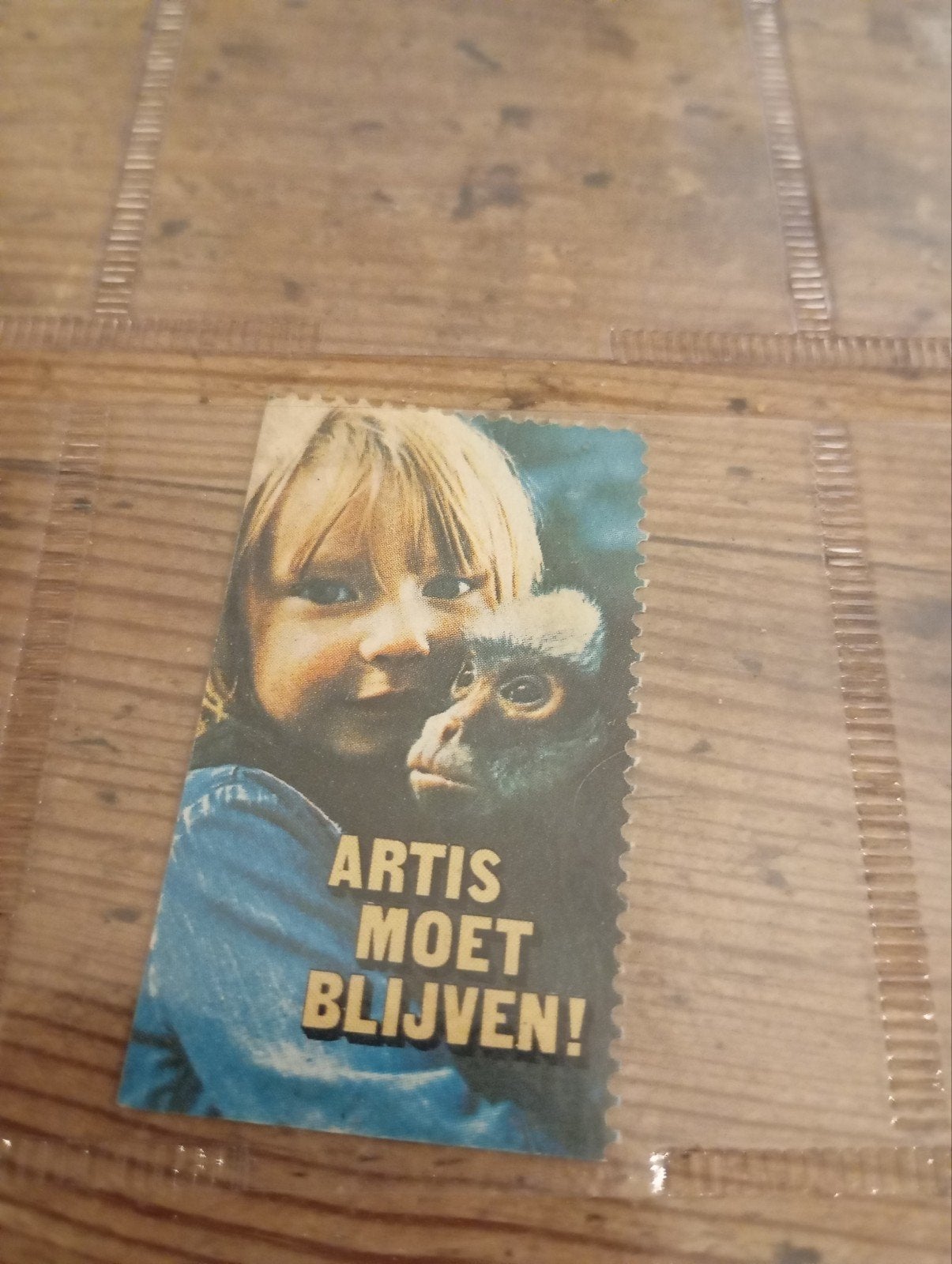Vintage Zegel Artis moet blijven 1960+, Ophalen of Verzenden, Gebruikt, Gebruiksvoorwerp