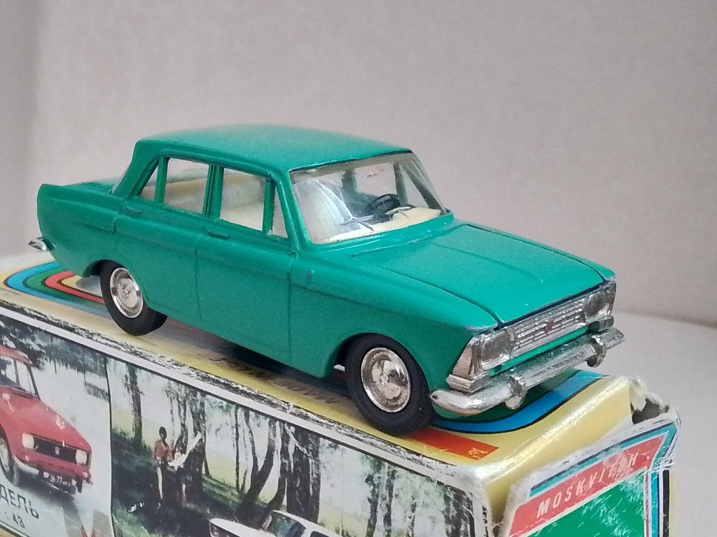 Moskvitch 412 Sedan A2 Novoexport made in ussr, Hobby en Vrije tijd, Modelauto's | 1:43, Ophalen of Verzenden, Zo goed als nieuw