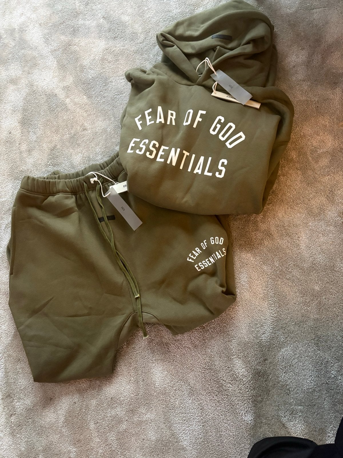 Fear of God Essentials Hoodie & Jogger Set - Maat L, Ophalen of Verzenden, Nieuw, Maat 52/54 (L), Groen