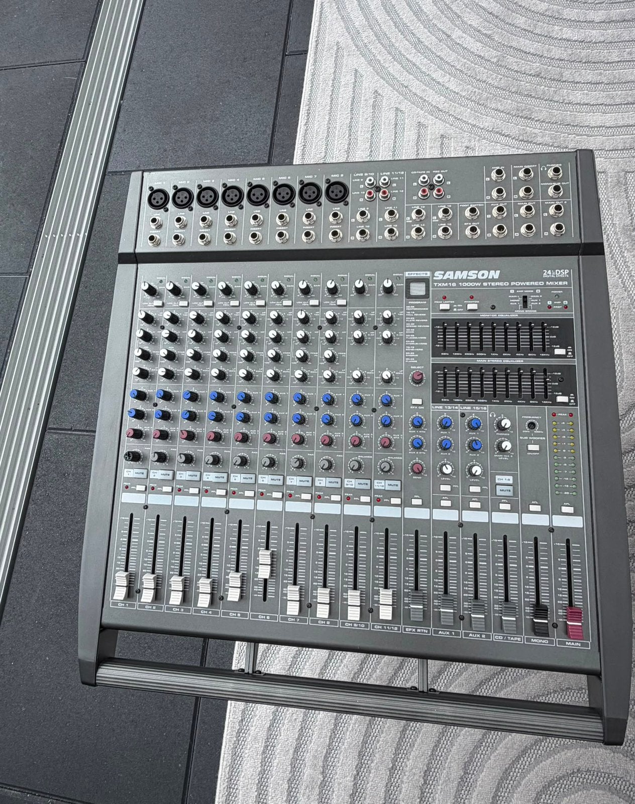 Samson tmx 16 powermixer 1000 watt, Ophalen, Zo goed als nieuw, 10 tot 20 kanalen