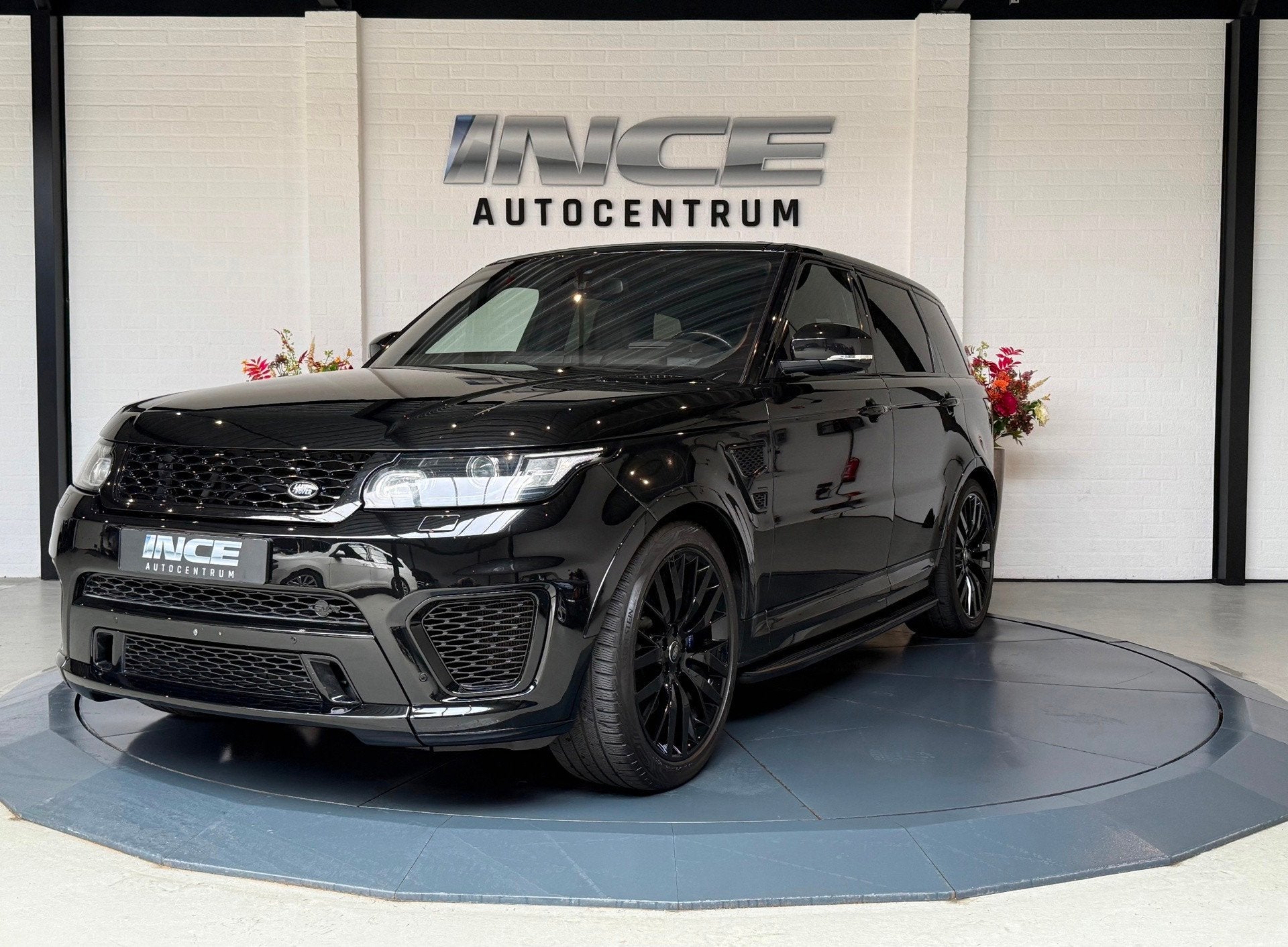 Land Rover Range Rover Sport 5.0 V8 Supercharged SVR, Auto's, Land Rover, Automaat, Gebruikt, 3000 kg, Zwart
