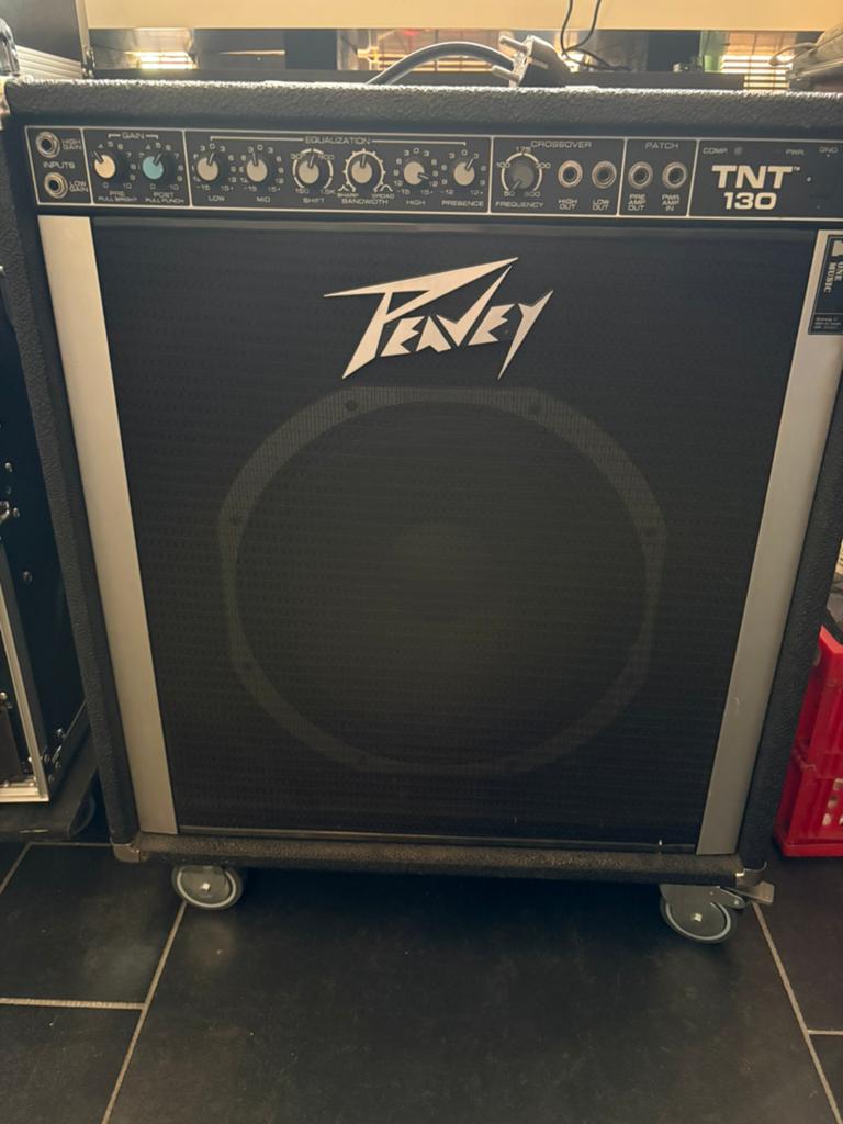 Peavey TNT 130 basversterker / bass combo – 130W, Ophalen, Zo goed als nieuw, Basgitaar, 100 watt of meer