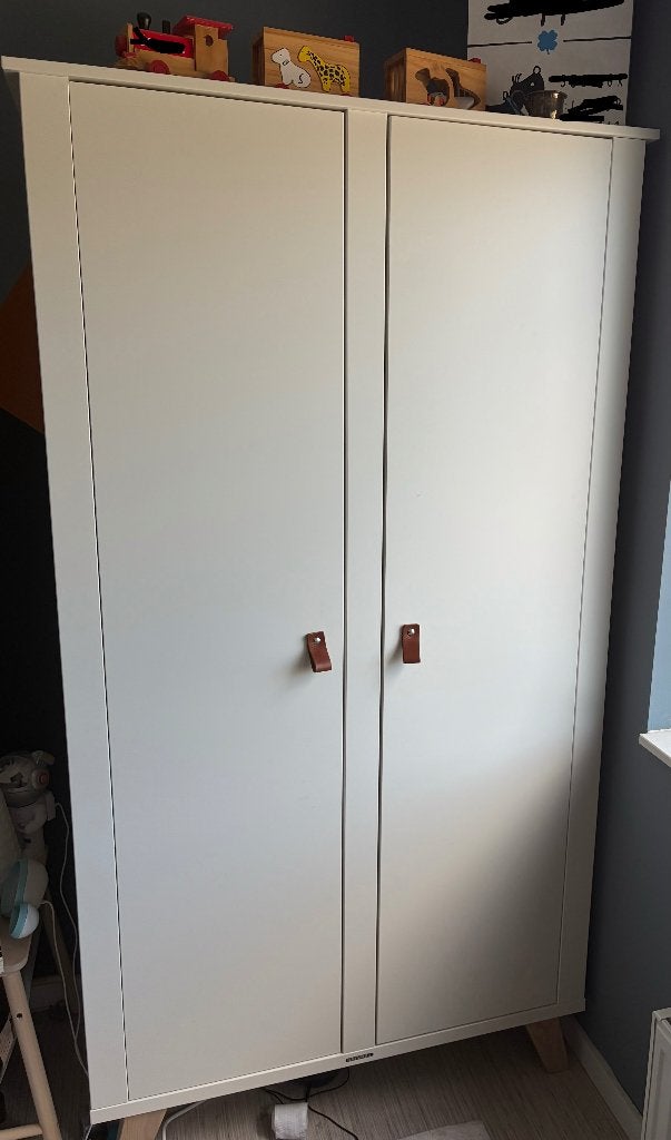 Complete babykamer Kidsmill Lars (Ledikant/Commode/Kast), Ophalen, Zo goed als nieuw, Jongetje of Meisje
