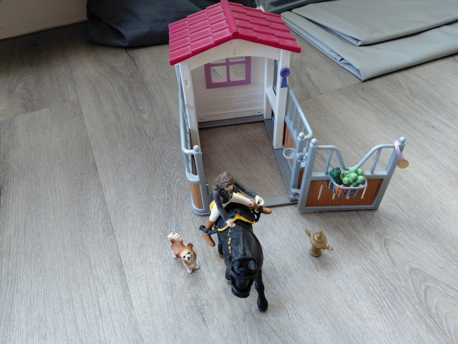 Schleich paardenstal met ruiter, paard en hond, Ophalen