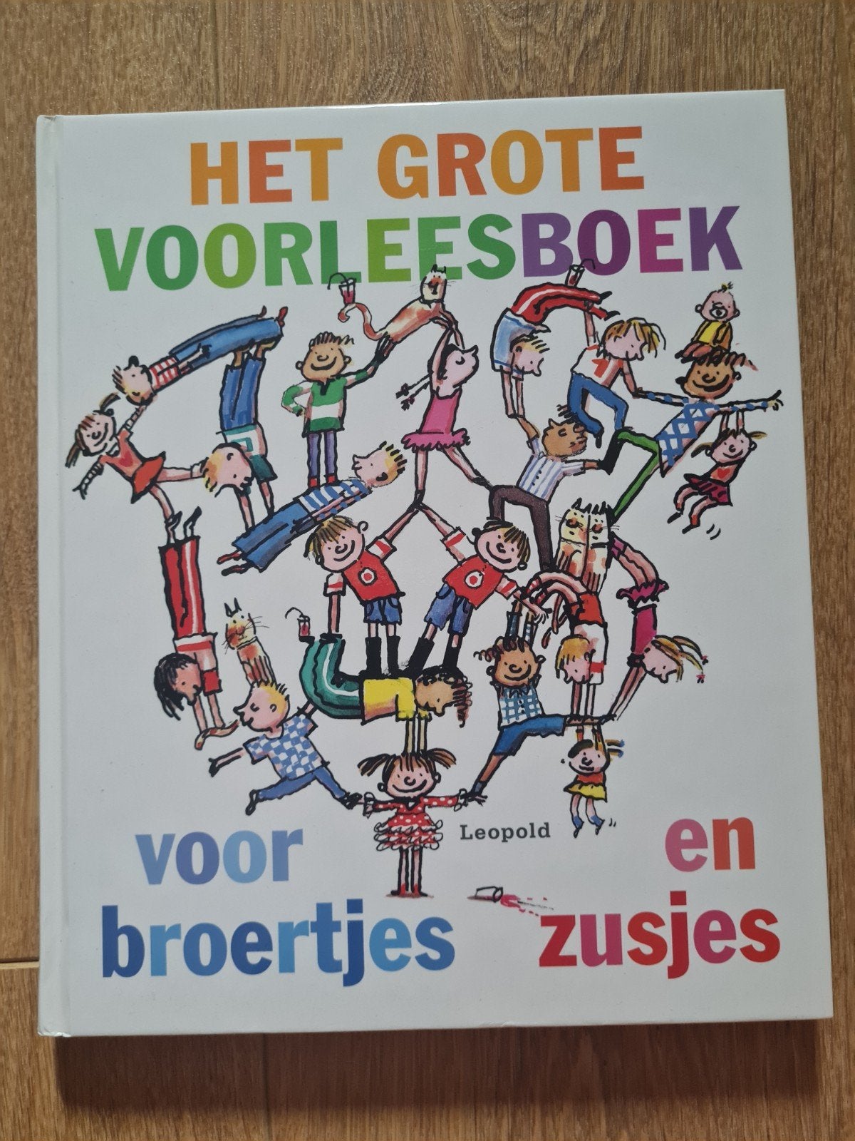 Het grote voorleesboek voor broertjes en zusjes, Boeken, Fictie algemeen, Ophalen of Verzenden, Zo goed als nieuw, Voorleesboek