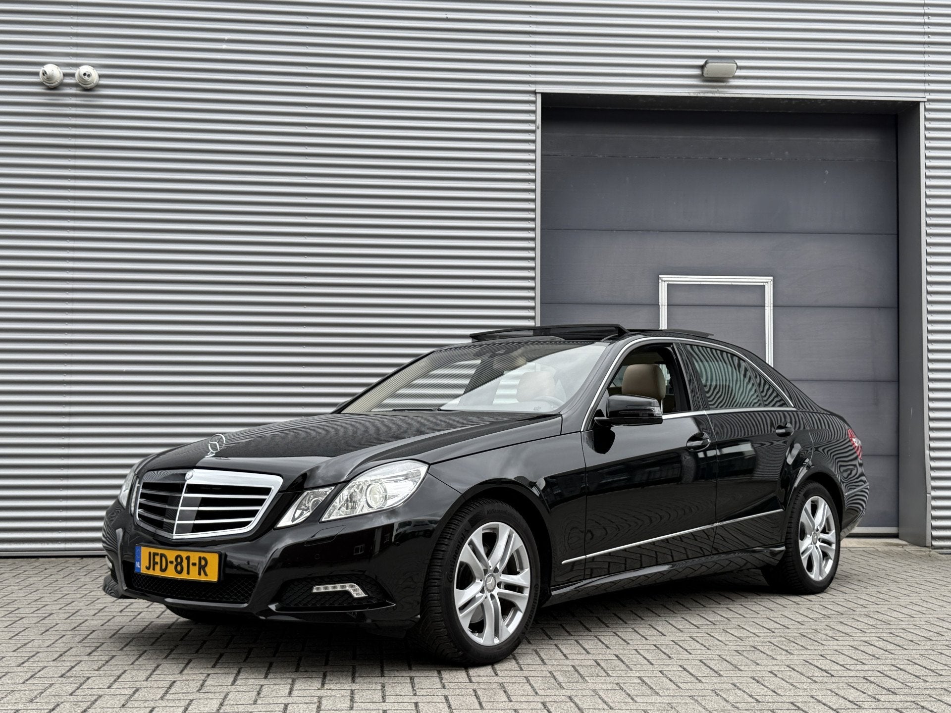 Mercedes-Benz E-Klasse 350 CGI Avantgarde 4-Matic I Aut. I A, Auto's, Automaat, Gebruikt, 2000 kg, Zwart