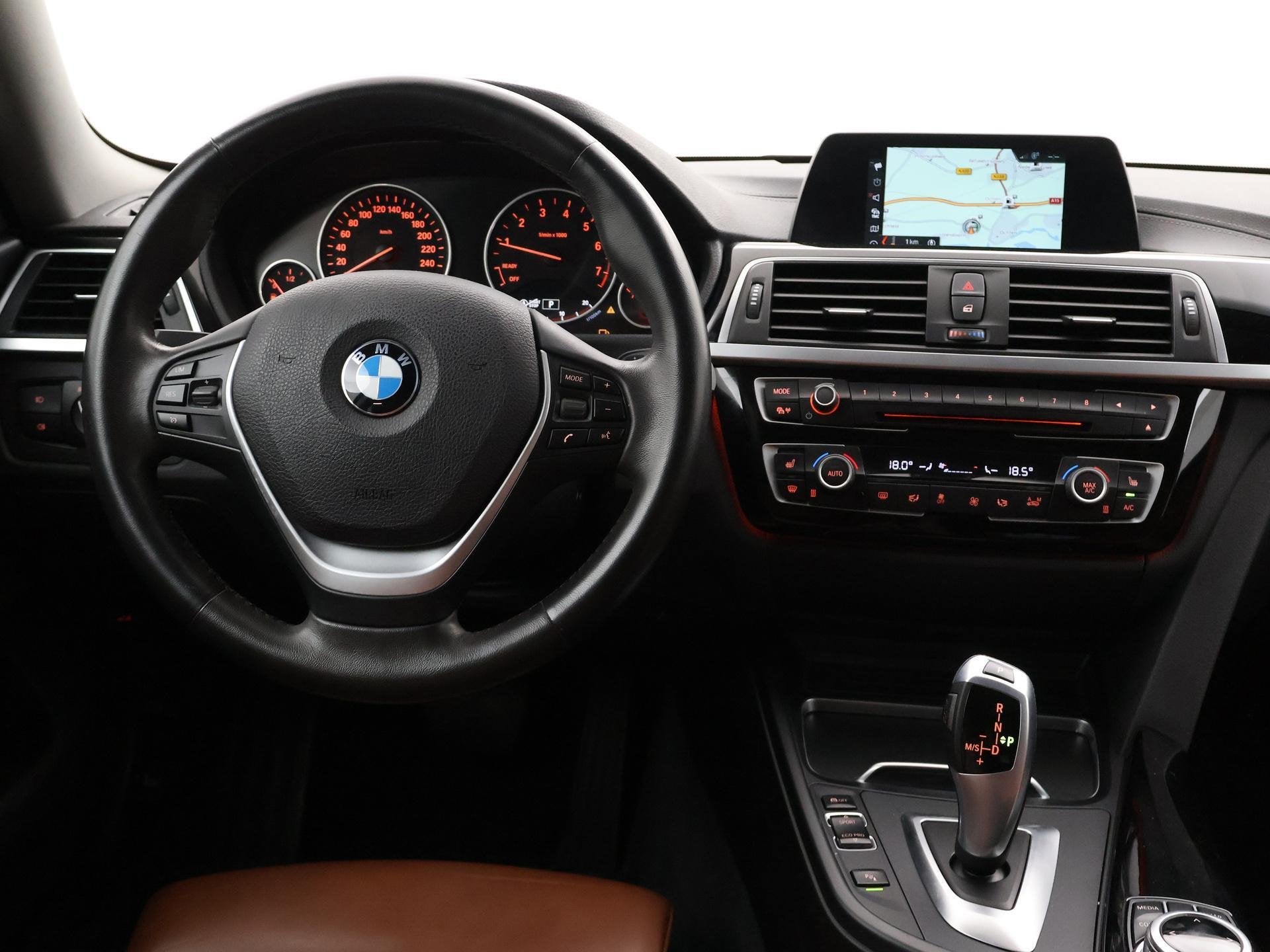 BMW 4 Serie GRAN COUPE 418i EXECUTIVE | LEDER | NAVI | STOEL, Auto's, Gebruikt, Euro 6, Origineel Nederlands, 3 cilinders
