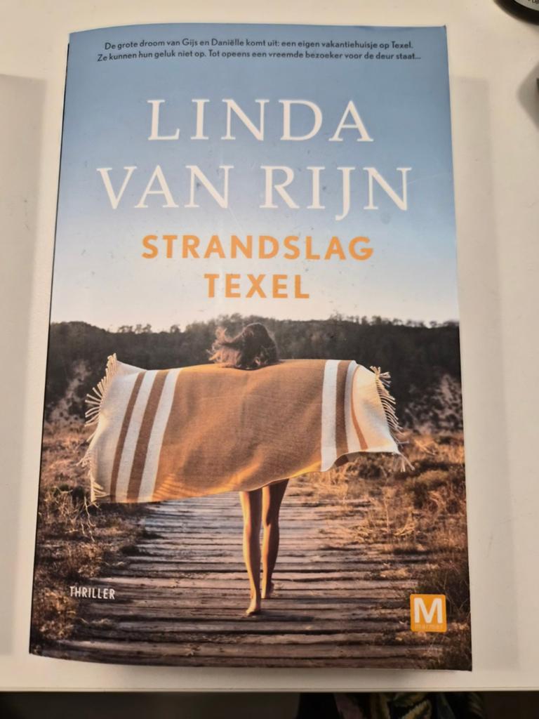 Boek Linda van Rijn - Strandslag Texel, Linda van Rijn, Ophalen of Verzenden, Zo goed als nieuw, Nederland