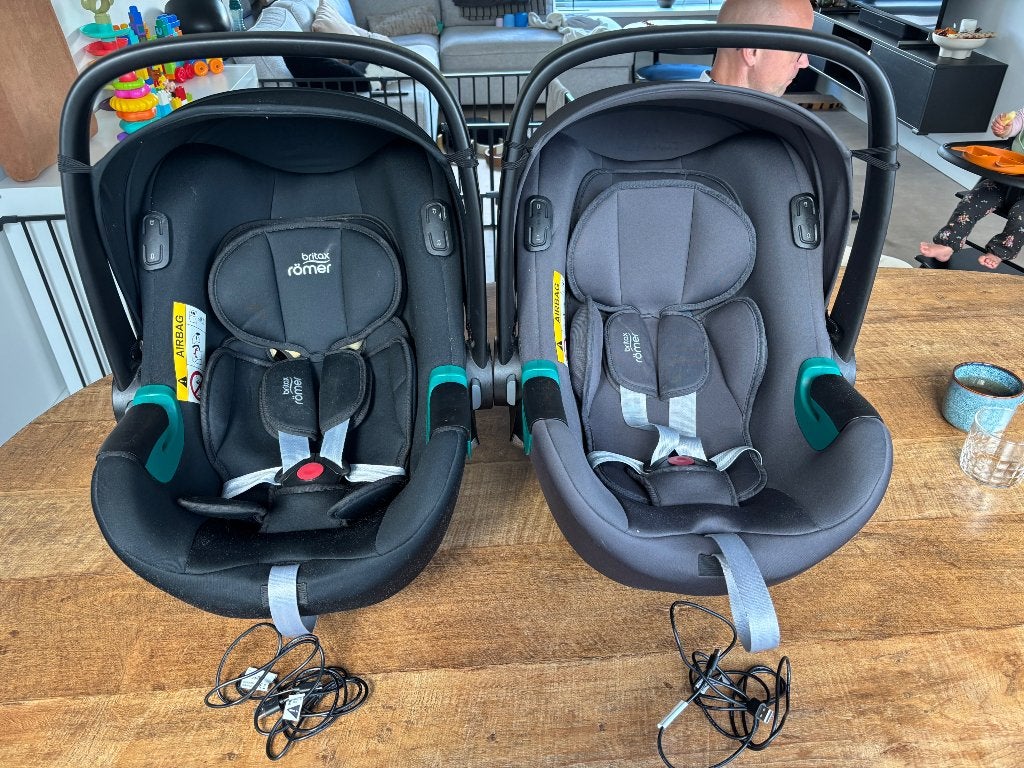 2x Autostoel groep 0 britax römer, Ophalen, Romer, Zo goed als nieuw, Isofix
