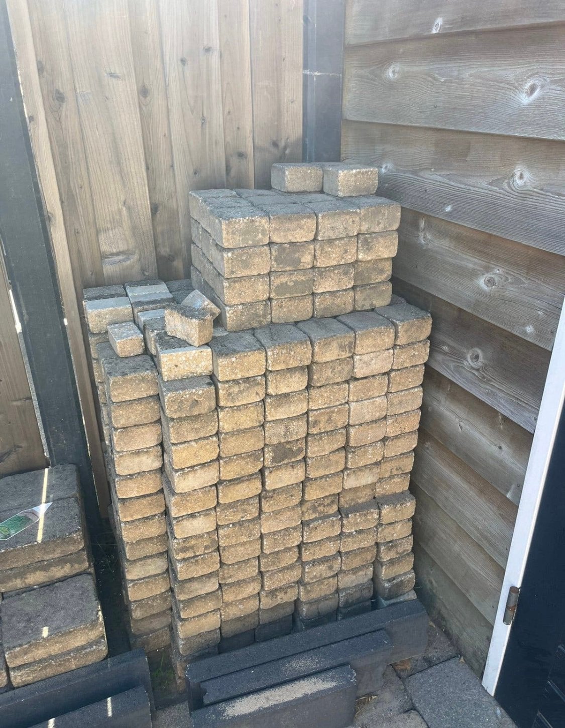 Gratis trommel stenen, Tuin en Terras, Tegels en Klinkers, Ophalen, Zo goed als nieuw, Beton, Klinkers
