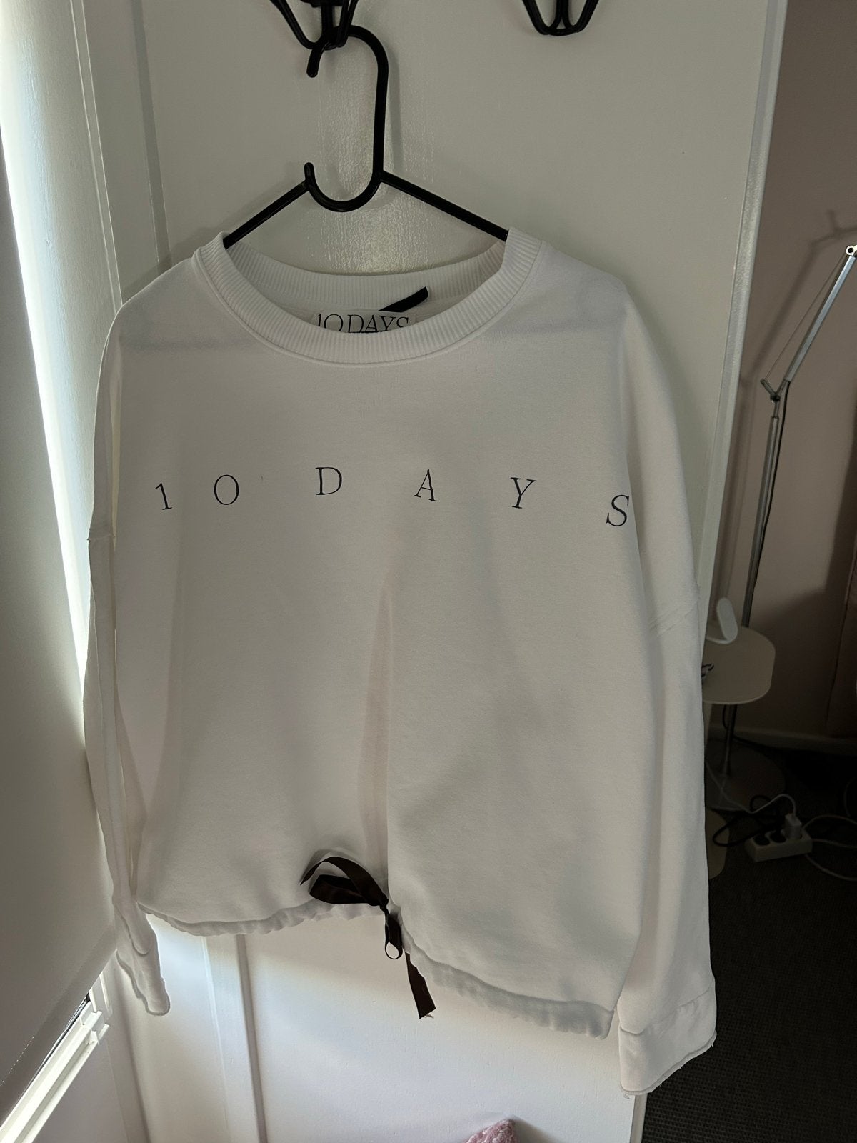 10DAYS Amsterdam sweater wit met strikdetail, Kleding | Dames, Truien en Vesten, Ophalen of Verzenden, Zo goed als nieuw, Maat 34 (XS) of kleiner