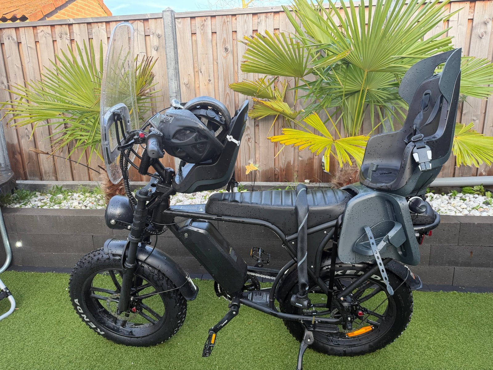 Fatbike met 2 kinderzitjes en 2 kinderhelmen, Ophalen, Zo goed als nieuw, Overige merken