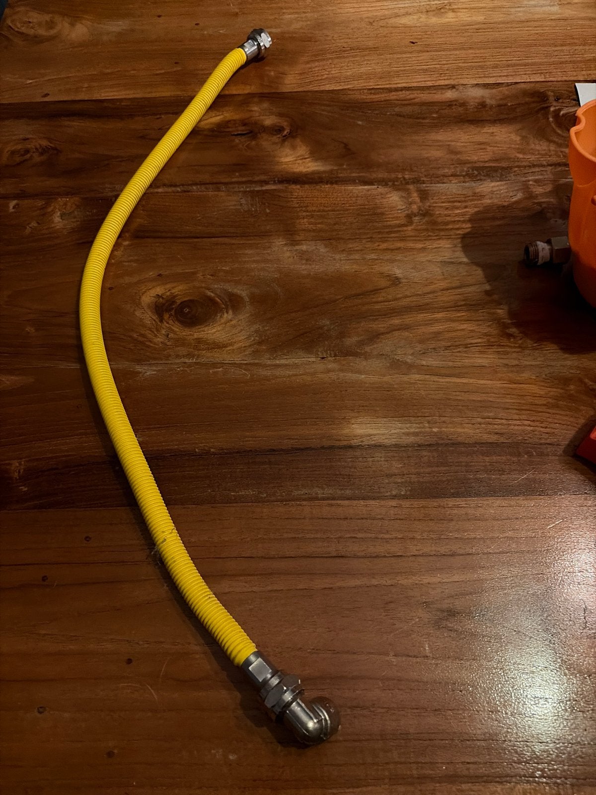 Gele flexibele gasslang m24 met koppelingen, Doe-het-zelf en Verbouw, Ophalen, Overige materialen, Gebruikt, Overige typen