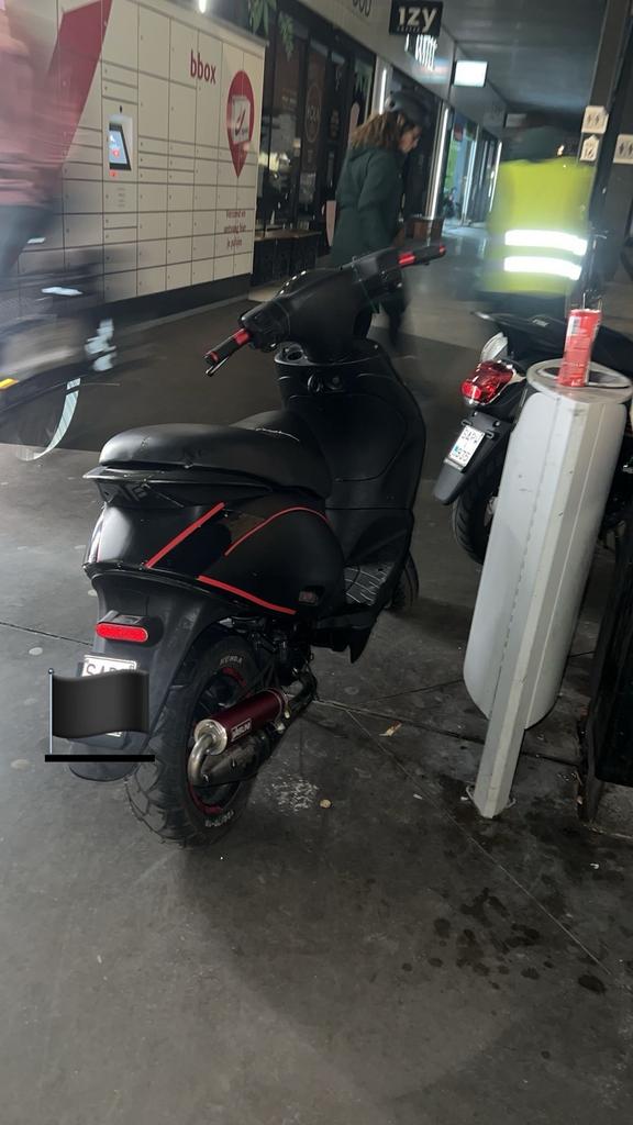 Piaggio zipp 70cc, Fietsen en Brommers, Ophalen of Verzenden, Zo goed als nieuw, Tweetakt, Overige modellen