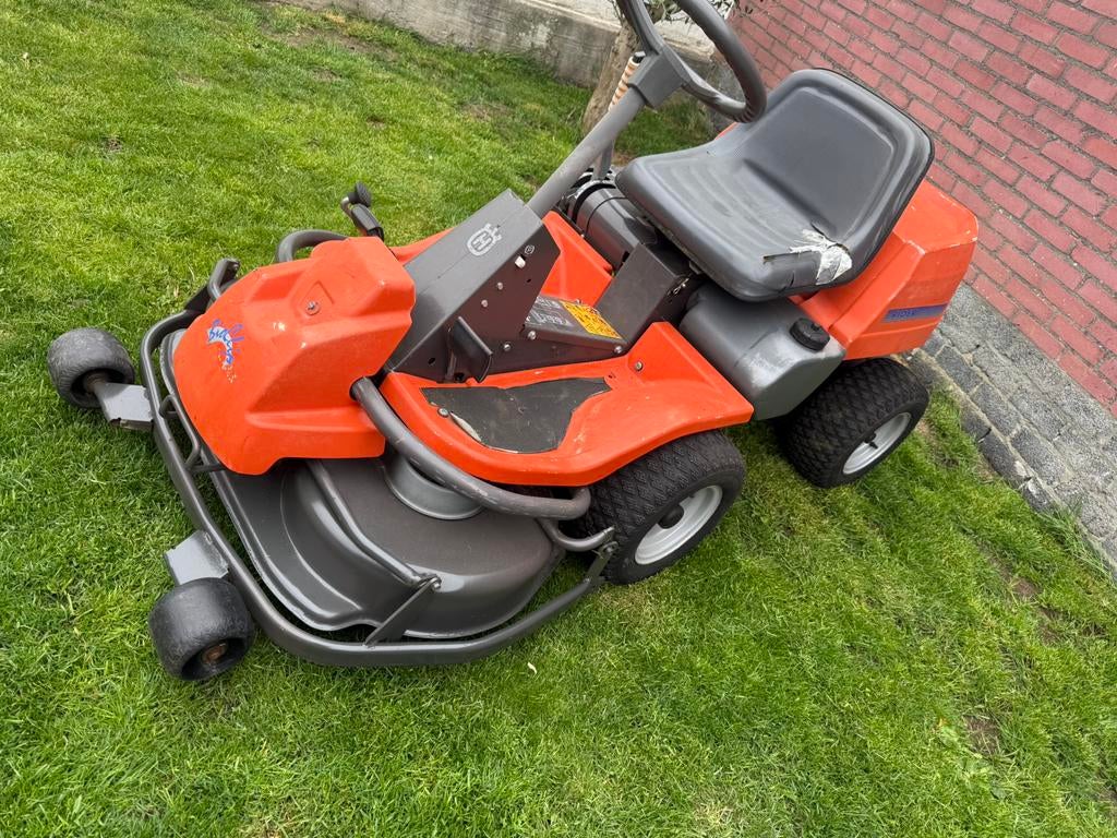 Husqvarna rider 13 zitmaaier frontmaaier, Ophalen of Verzenden, Gebruikt, Mulchfunctie, 90 tot 120 cm