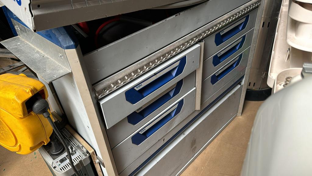 Sortimo kast met Victron Orion-Tr  en Smart omvormer, Ophalen