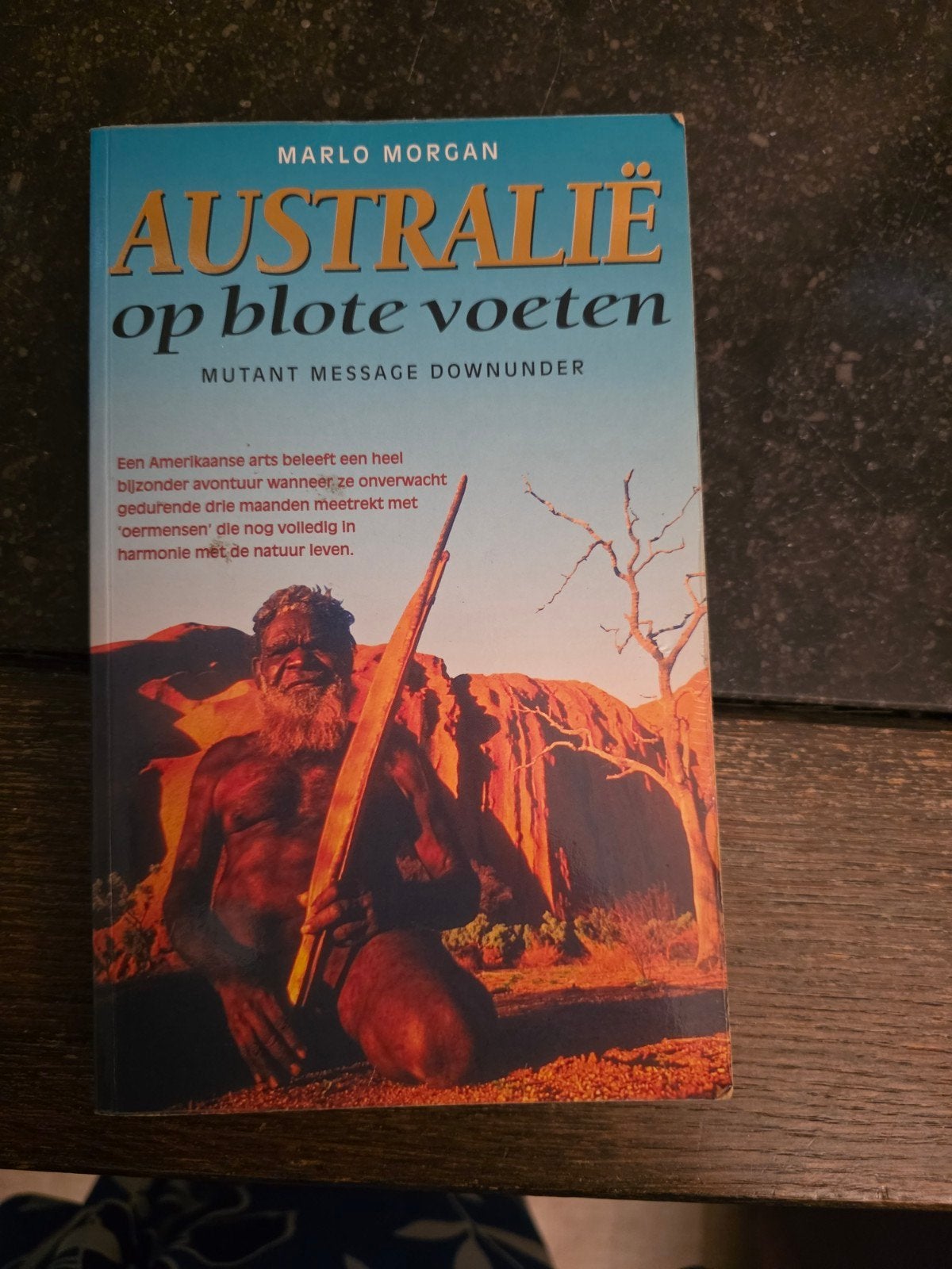 Australië op blote voeten - Marlo Morgan, Ophalen of Verzenden, Gelezen, Marlo Morgan, Wereld overig