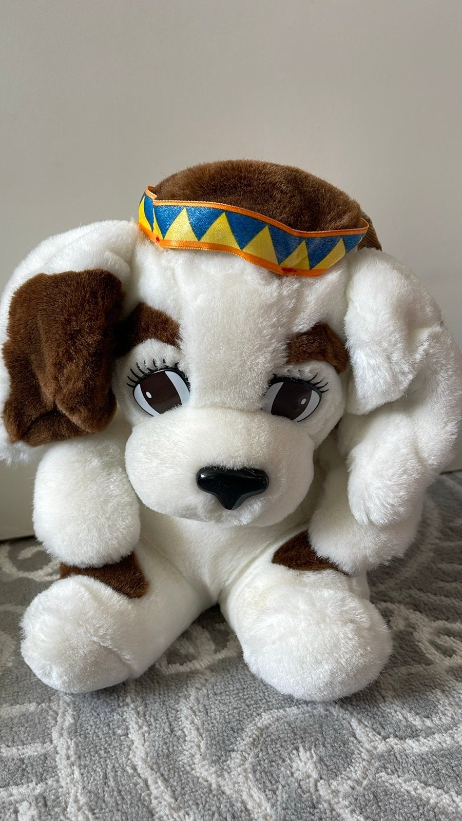 Schattige pluche hond met hoofdband, Overige merken, Overige karakters, Zo goed als nieuw, Middelgroot (20 tot 80 cm)