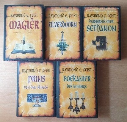 Raymond E. Feist - Oorlog vd Grote Scheuring (HC + omslag), Boeken, Verzenden, Gelezen, Raymond E. Feist