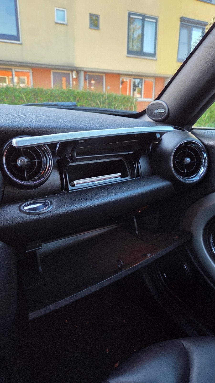 Foto 12 van Mini 1.6 Cooper S Chili Coupe 2011 Blauw (tweezitter)