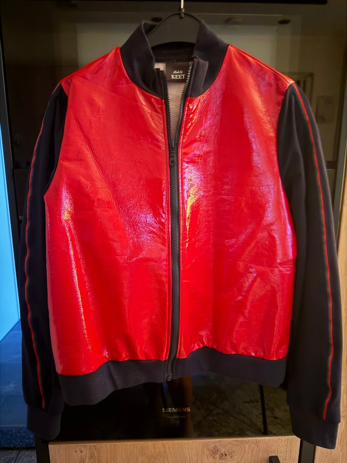 Rode lakleren bomberjack, Ophalen of Verzenden, Zo goed als nieuw, Maat 38/40 (M), Rood