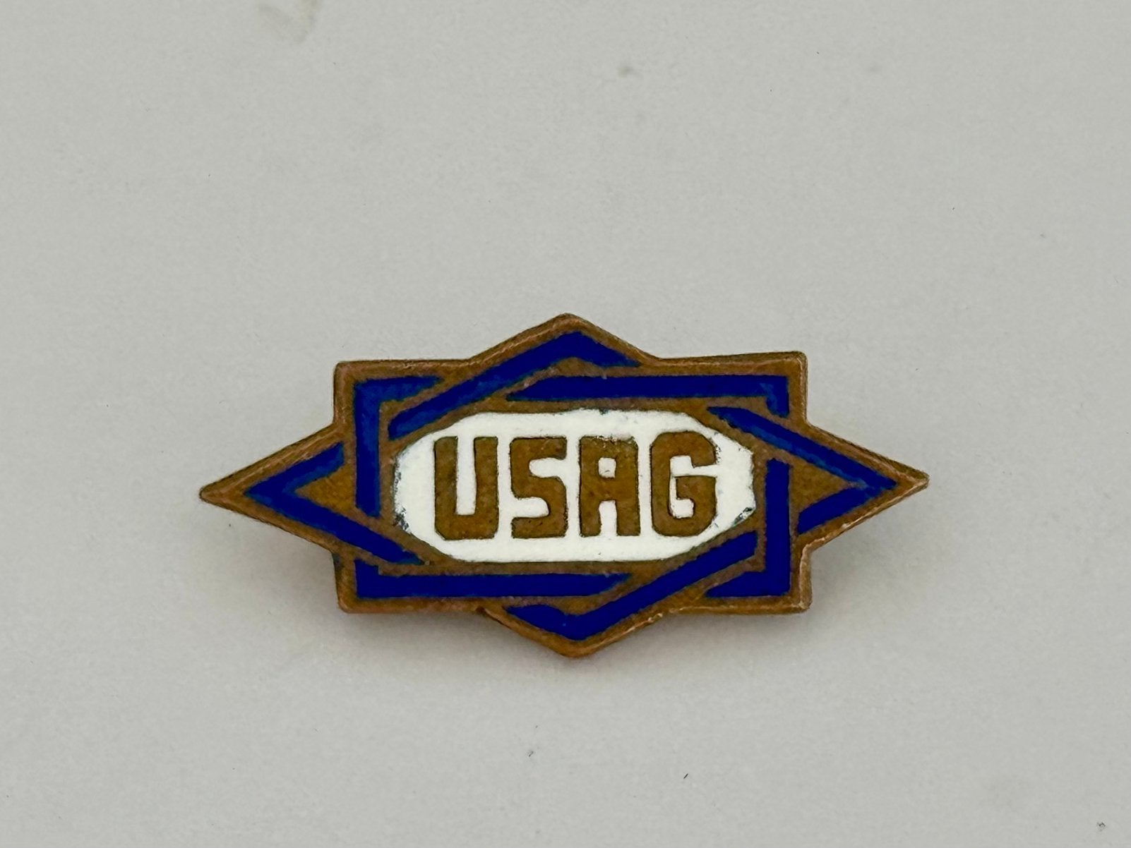 Emaille Broche USAG Italiaans Gereedschapsmerk Ferrari F1, Verzamelen, Ophalen of Verzenden, Zo goed als nieuw, Merk, Speldje of Pin