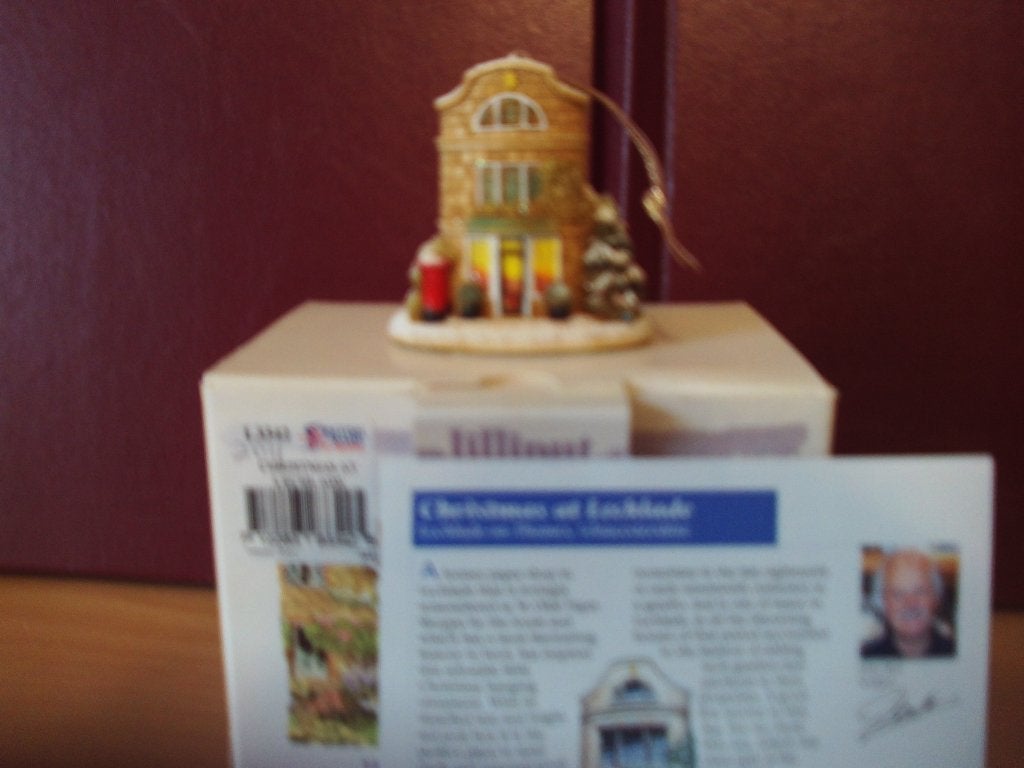 Lilliput Lane - Christmas at Lechlade - met doos, Ophalen of Verzenden, Nieuw, Overige typen