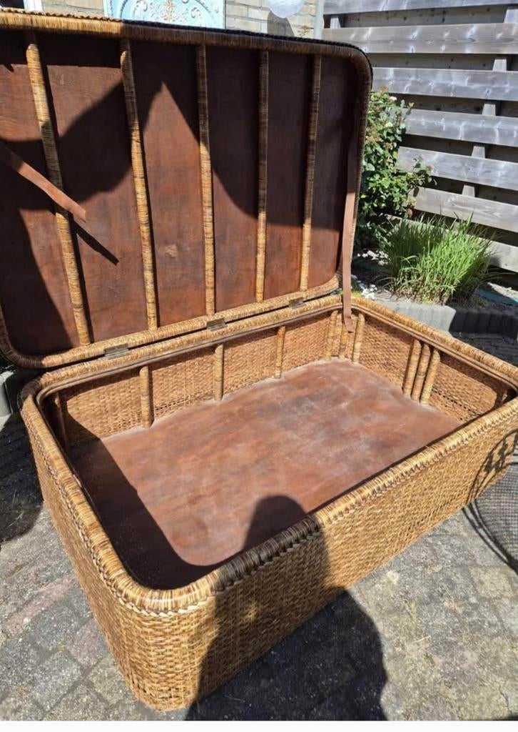 Gebruikte grote Birma rieten opberg/salon tafel mand 140x90, Ophalen, Gebruikt, Rechthoekig, Overige materialen