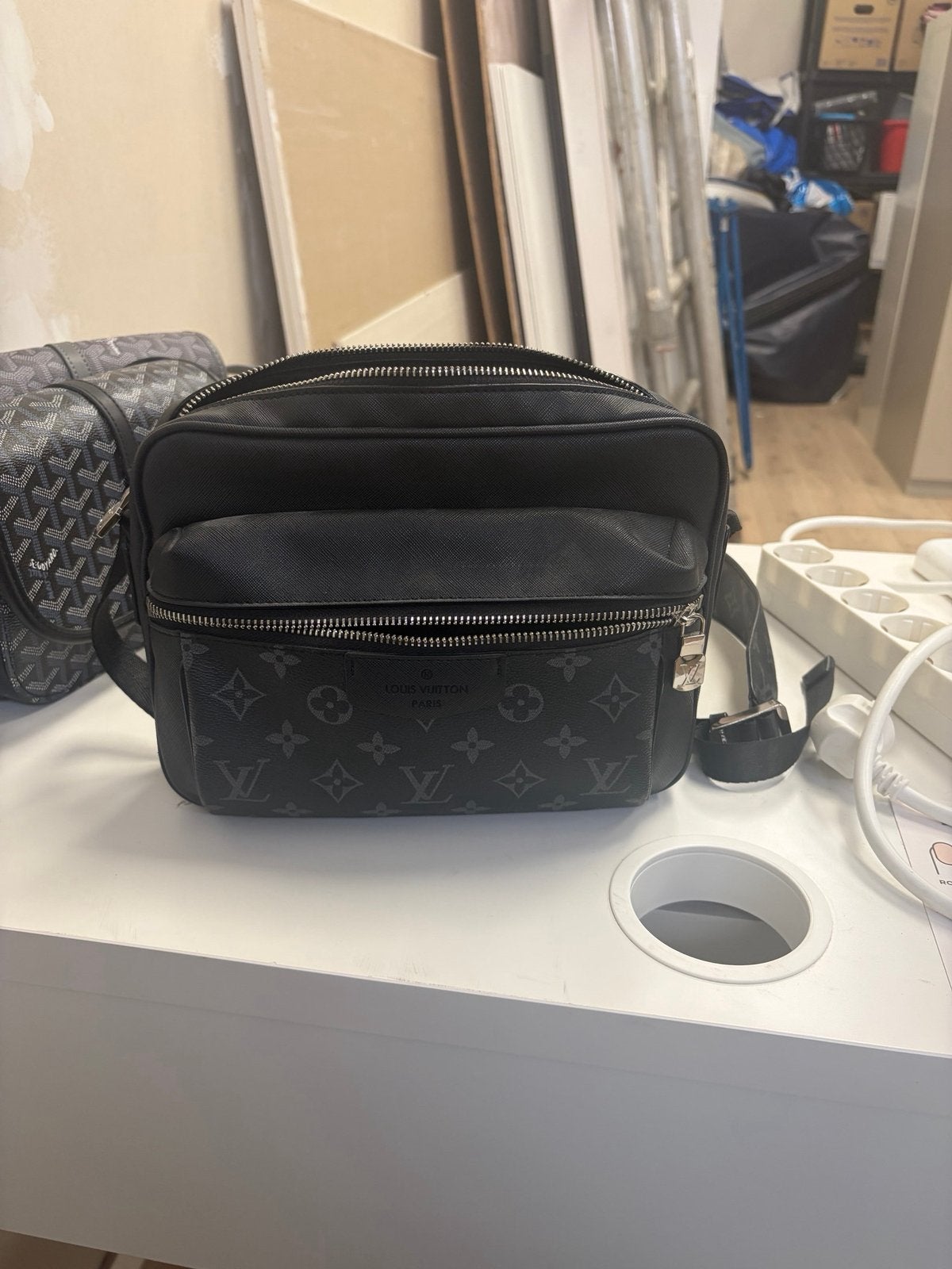 Louis vuitton messenger bag, Ophalen, Zo goed als nieuw, Zwart
