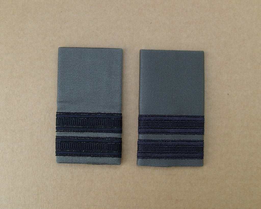 Klu gvt rangen  -  Kapitein, Ophalen of Verzenden, Luchtmacht, Nederland, Embleem of Badge