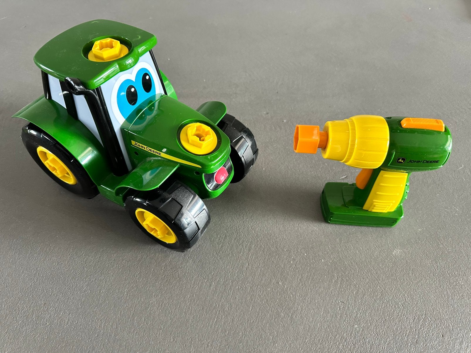 Tractor met elektrische boor, Ophalen, Zo goed als nieuw