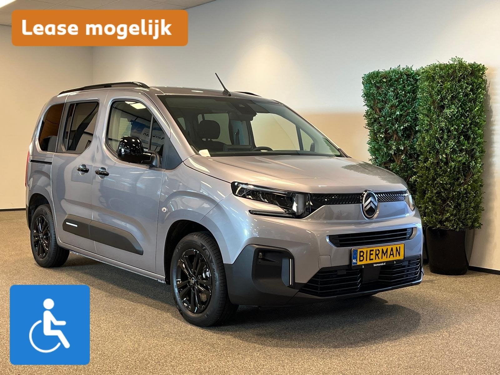 Citroen Berlingo L1 Rolstoelauto 3+1, 12 maanden, Stof, Gebruikt, Zwart