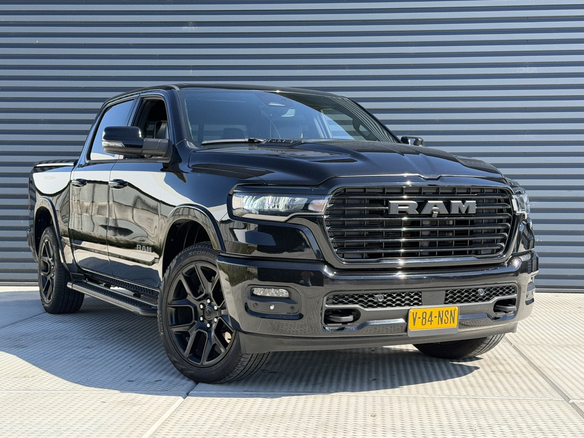 Dodge Ram 1500 LARAMIE Night SST Huricane 426 PK | Panorama, Auto's, Automaat, Gebruikt, 2993 cc, Met garantie (alle)