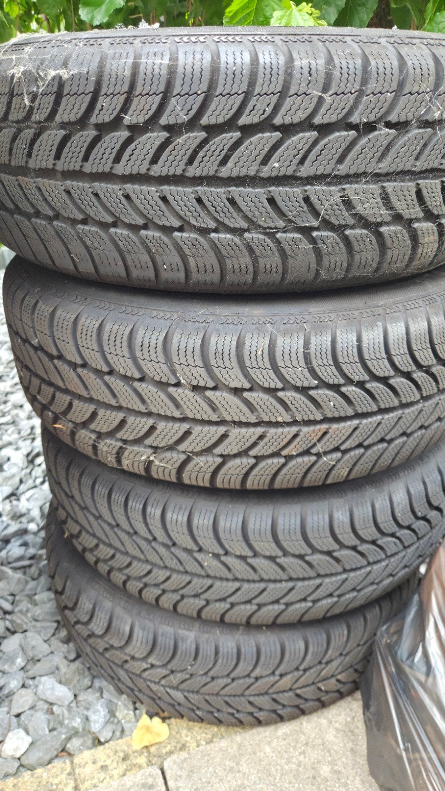 4 Winterbanden Dębica Frigo 195/65 R15 op stalen velgen, Ophalen, Zo goed als nieuw
