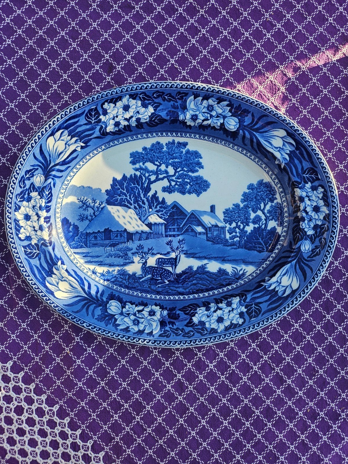 Wedgwood Fallow deer ovalen schaal, 32x26cm, Ophalen of Verzenden, Zo goed als nieuw, Porselein, Bord of Schaal