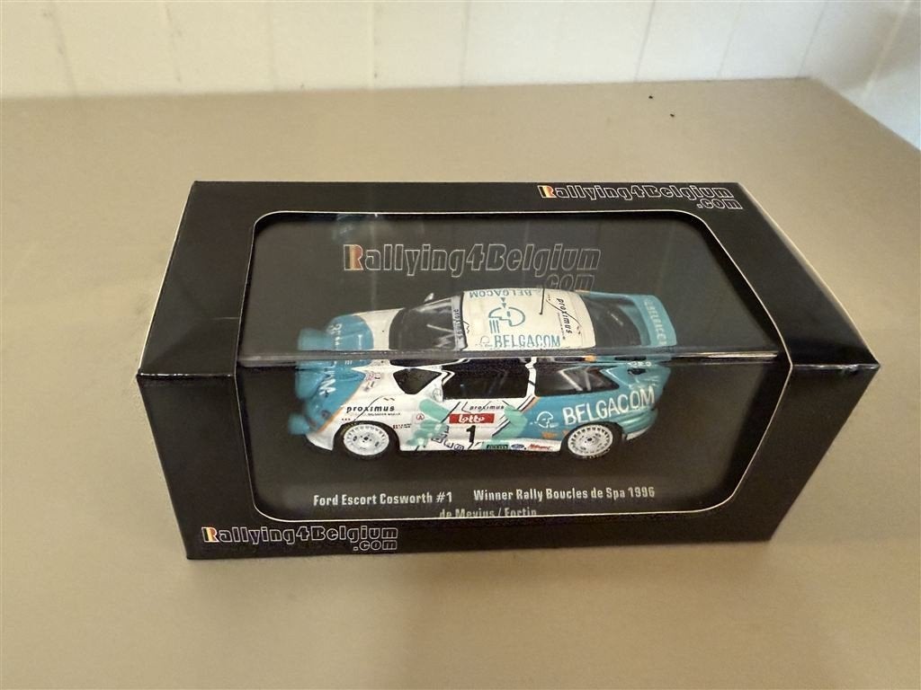 IXO 1:43 Ford Escort RS Cosworth - De Mevius Boucles de Spa, Hobby en Vrije tijd, Ophalen of Verzenden, Zo goed als nieuw, Auto