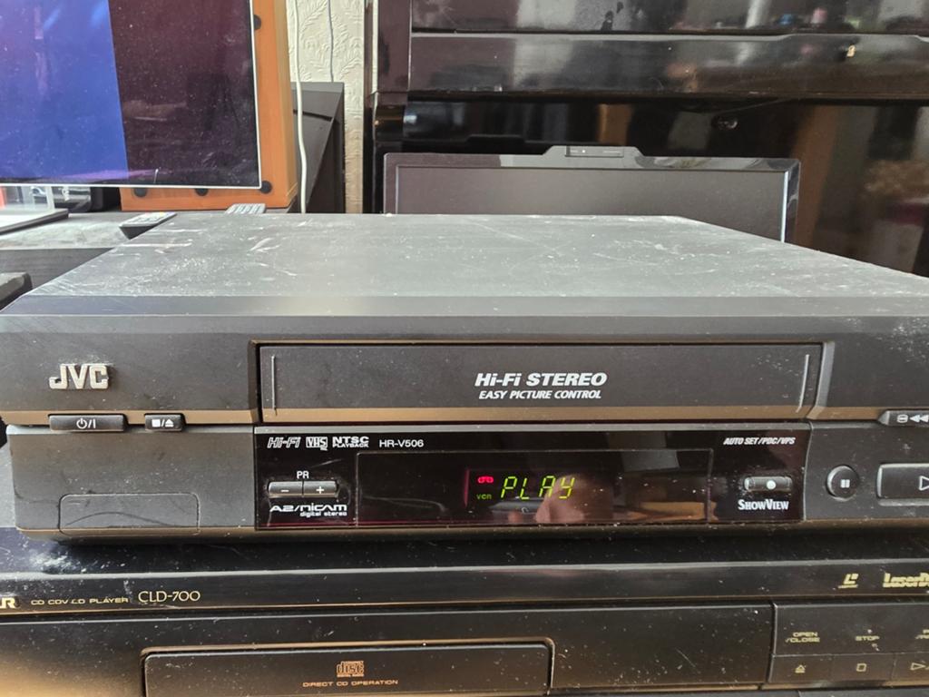 JVC HR-V506E PAL NTSC VHS videospelerrecorder, Ophalen of Verzenden, Zo goed als nieuw, VHS-speler of -recorder