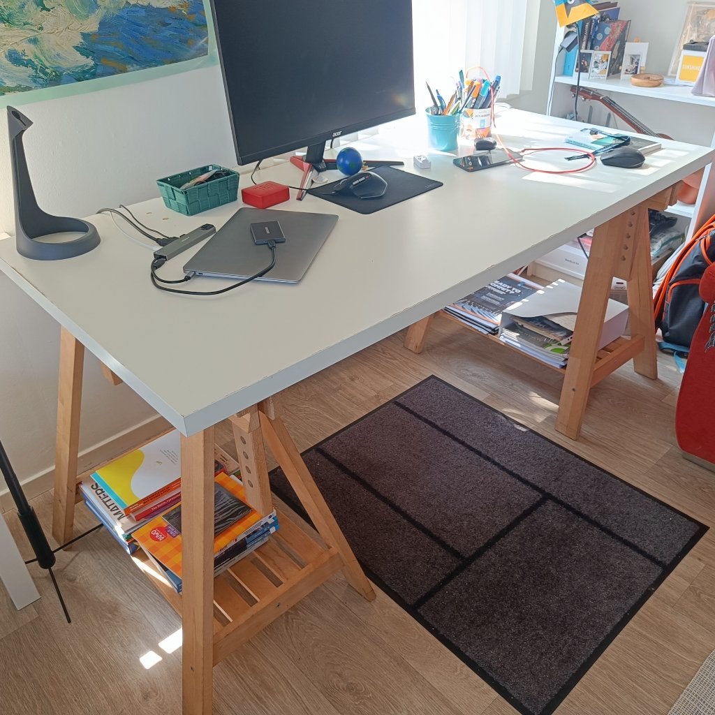 Drawing IKEA desk, Ophalen, In hoogte verstelbaar, Zo goed als nieuw