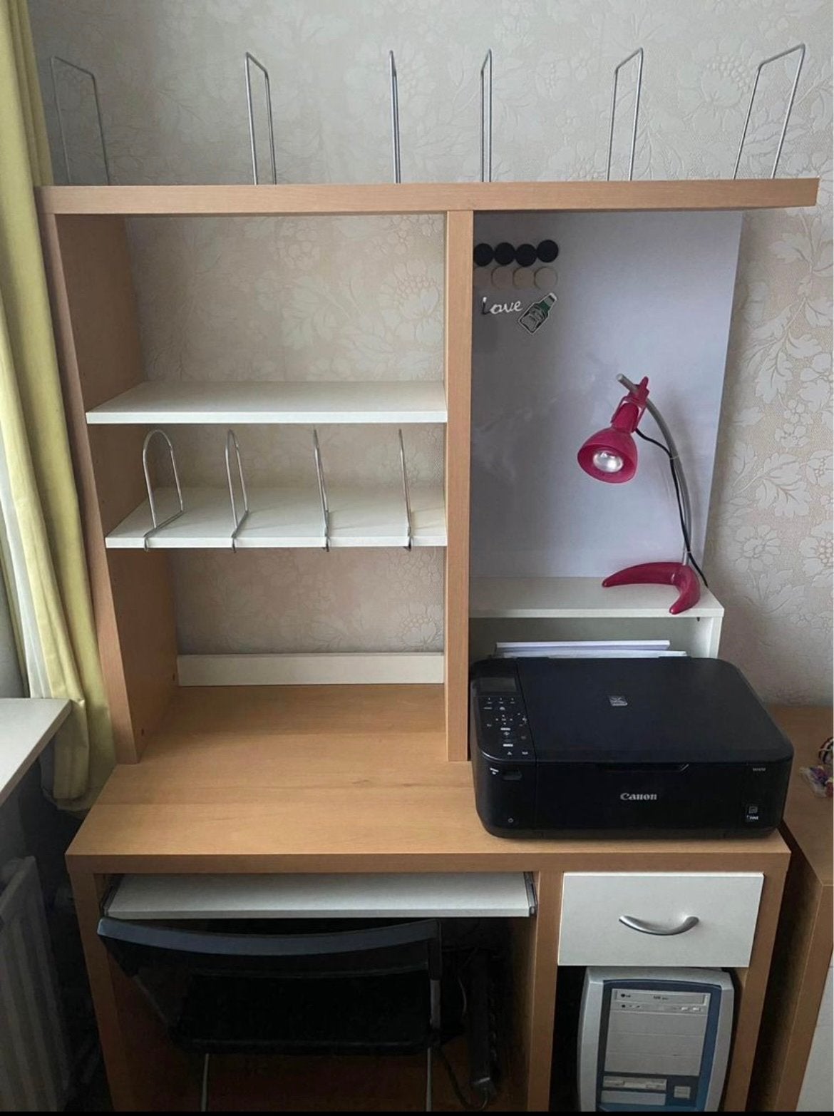 IKEA Mikael bureau met opbouw - zo goed als nieuw, Ophalen, Opbergruimte, Spaanplaat of MDF, Bruin