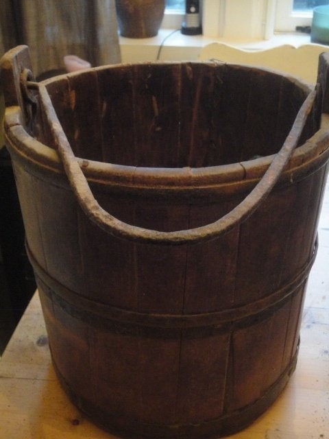prachtige antieke HOUTEN EMMER met IJZEREN HENGSEL, vaas, Antiek en Kunst, Ophalen of Verzenden