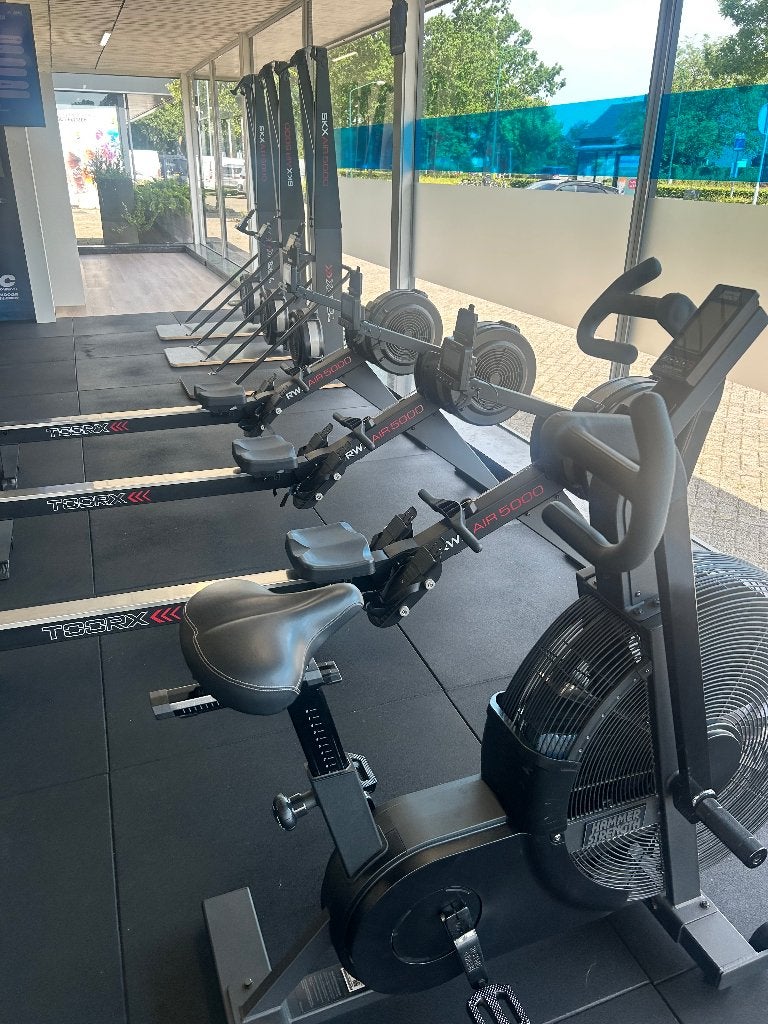 Gymsale! SkiErgs - RowErgs -Airbike -HalfRack te koop, Ophalen, Zo goed als nieuw, Benen, Overige typen