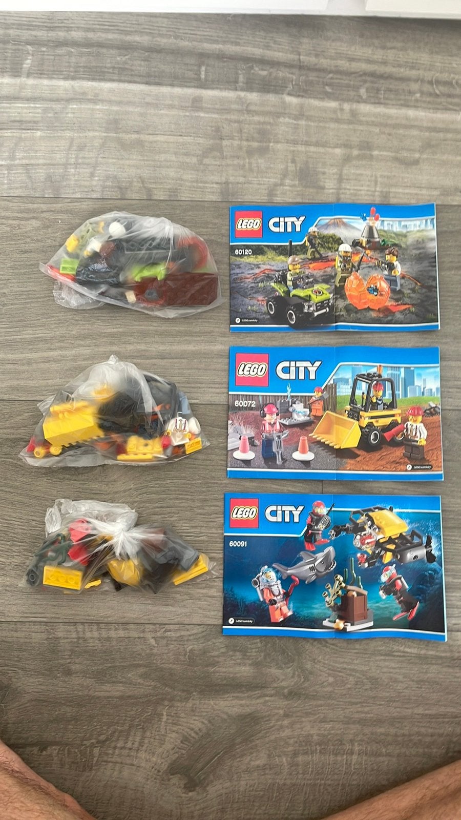 3 sets lego city bestaande uit: 60072 60091 60120, Ophalen of Verzenden, Zo goed als nieuw