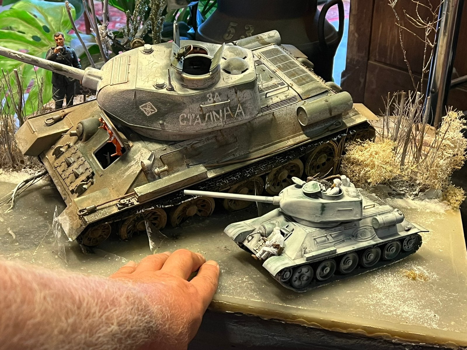 Grote T34 opengewerkt, winter WO2 diorama 1/16, Ophalen, Groter dan 1:35, Zo goed als nieuw, Nvt