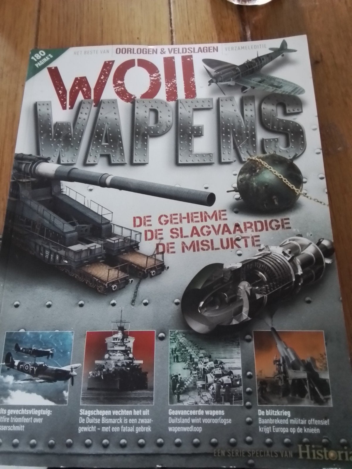 WOII Wapens - De Sterkste Oorlogsmachine, Boeken, Tweede Wereldoorlog, Ophalen of Verzenden, Zo goed als nieuw, Historia Redactie